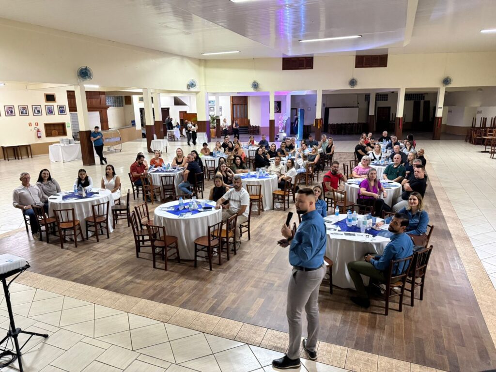 Cooperados participam das pré-assembleias da Ailos Viacredi Alto Vale, que antecedem a principal reunião anual da cooperativa. Foto: Divulgação