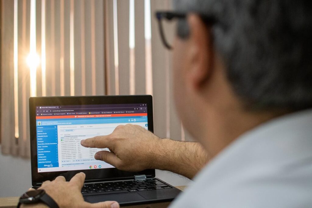 Tecnologia na educação de Novo Hamburgo avança com novos equipamentos que ampliam o acesso dos estudantes ao uso digital nas escolas. Foto: Ramon Belmonte / PMNH