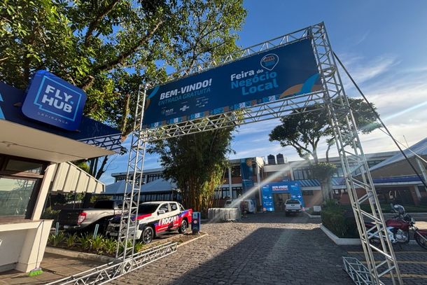 Feira do Negócio Local movimenta Sapiranga com expositores e atrações para a comunidade Feira do Negócio Local reuniu milhares de visitantes no Fly-Hub e movimentou o empreendedorismo em Sapiranga. Foto: Divulgação/Viacredi Alto Vale