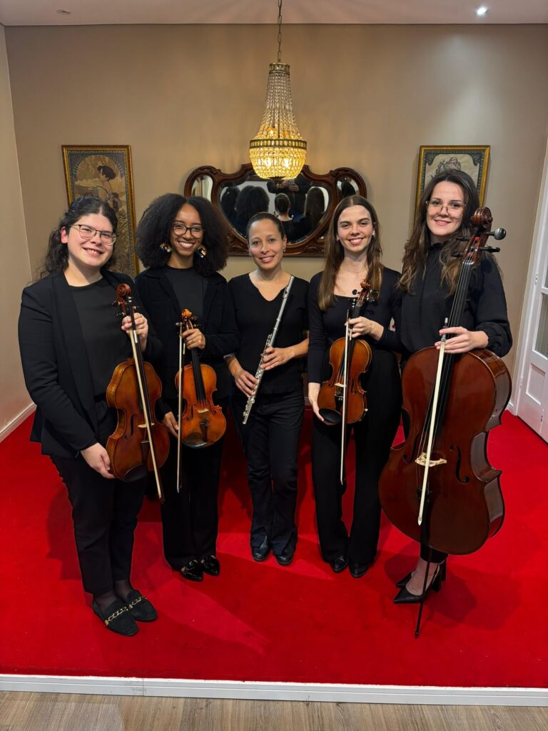 Quarteto Camélia: Maiara Mayer (violino), Cibele Bartz (violino), Sophia Willrich (viola) e Isadora Gehres (violoncelo). Foto: Divulgação