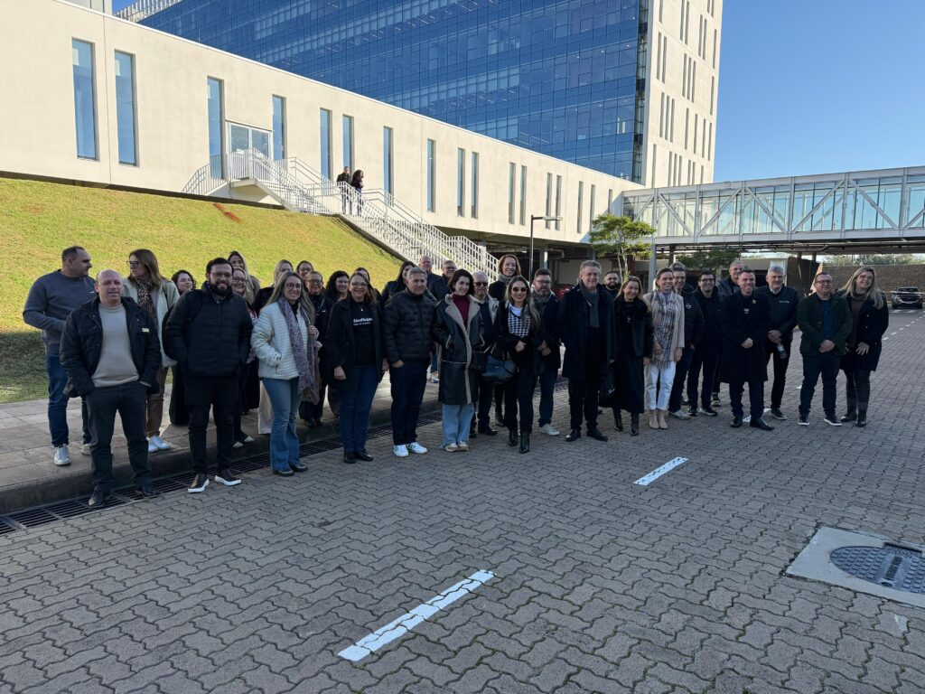Grupo de empresários conheceu projetos, serviços e iniciativas da Fecomércio-RS durante a visita técnica organizada pelo Sindilojas Vale Germânico. Foto: Divulgação
