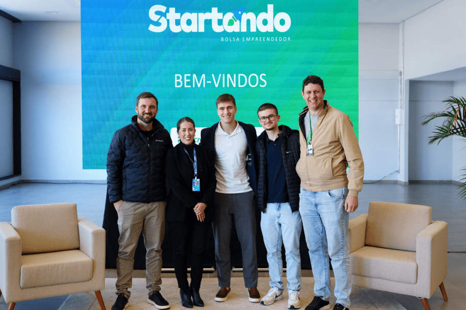Startups de Dois Irmãos são selecionadas para programa de incentivo ao empreendedorismo Representantes das startups participaram da apresentação das empresas selecionadas para o programa, que oferece mentorias e capacitações para impulsionar os negócios. Foto: Divulgação/Reprodução Prefeitura de Dois Irmãos