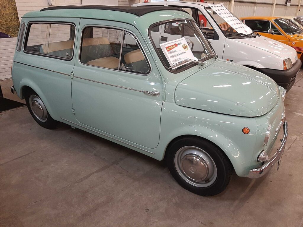 Clássicos sobre rodas tomam conta da Fenac na 23ª Expoclassic 7 20220821 075649