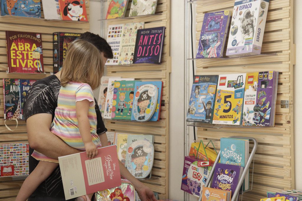 Vale-Livro em Novo Hamburgo beneficia 23 mil estudantes na Feira 54988599695 6ed0aa1ab1 b