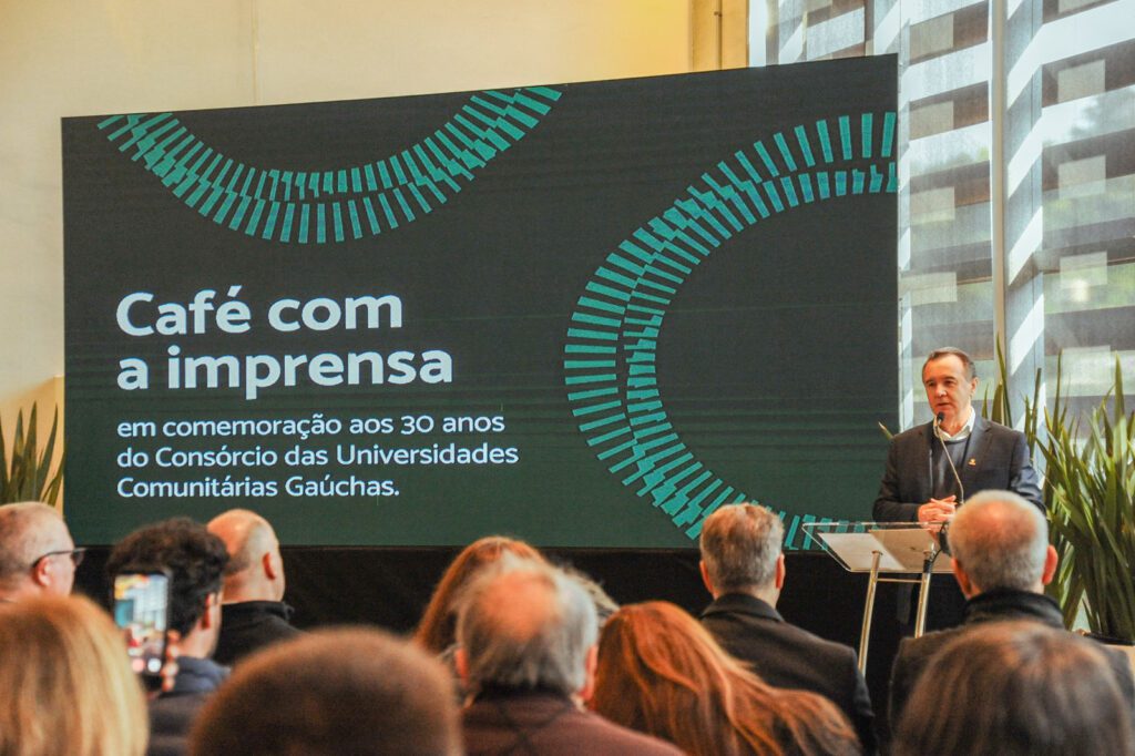 Representantes do Comung durante evento de 30 anos na Universidade Feevale