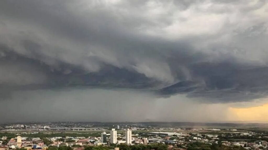 Frente fria no Vale do Sinos: prepare o casaco para dias de muito frio Frente fria no Vale do Sinos derruba as temperaturas