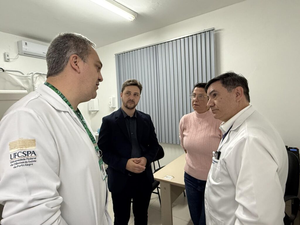 Estância Velha amplia acesso ao Implanon pelo SUS 1 Profissional apresenta o implante contraceptivo oferecido em Estância Velha