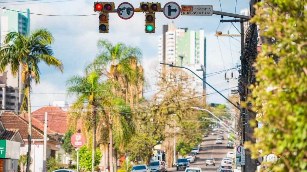 Troca de semáforo no Centro de Novo Hamburgo provoca bloqueios nesta quarta-feira semaforo novo hamburgo wordpress 16x9