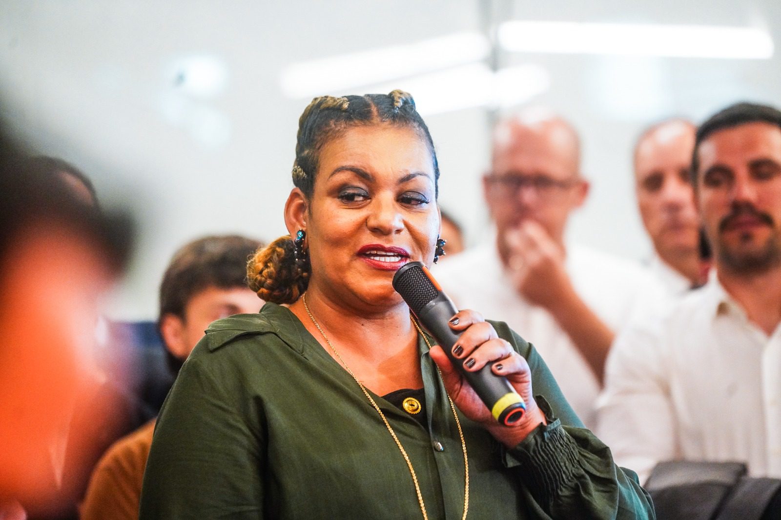 Zucco anuncia primeiros cinco secretários do governo do RS para 2027 3 Liliana Cardoso Duarte durante o anúncio do secretariado de Zucco