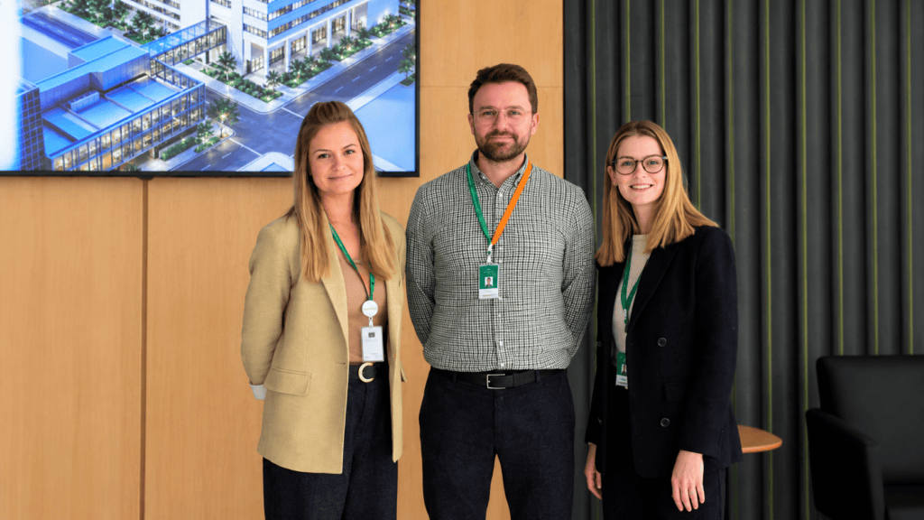Unimed apresenta projeto de nova torre hospitalar com 20 leitos de UTI em São Leopoldo 2 Julia Habigzang, Rafael Vilanova e Joseane Kremer na apresentação do projeto