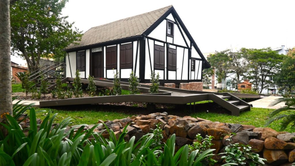 Museu Histórico de Dois Irmãos reabre neste domingo após restauro Fachada em enxaimel do Museu Histórico Municipal de Dois Irmãos, na Casa Kieling.