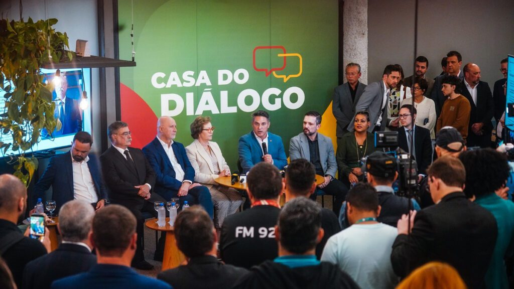 Zucco anuncia primeiros cinco secretários do governo do RS para 2027 Luciano Zucco e integrantes da equipe durante apresentação do secretariado do governo do RS